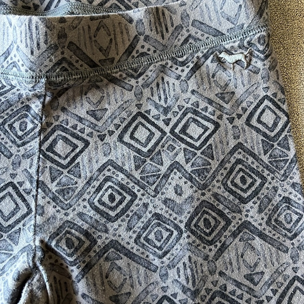 VS PINK gray tribal print cotton spandex leggings M